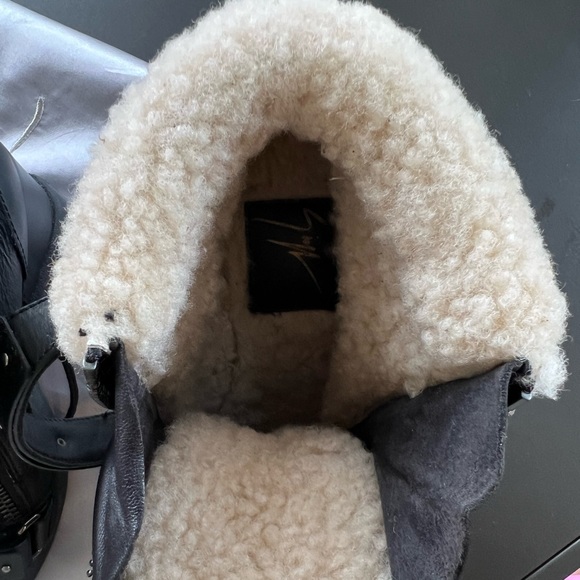 Giuseppe Zanotti Shearling lined Wedge Sneaker 7.5 Like New - Picture 9 of 10